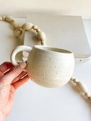 V Mug