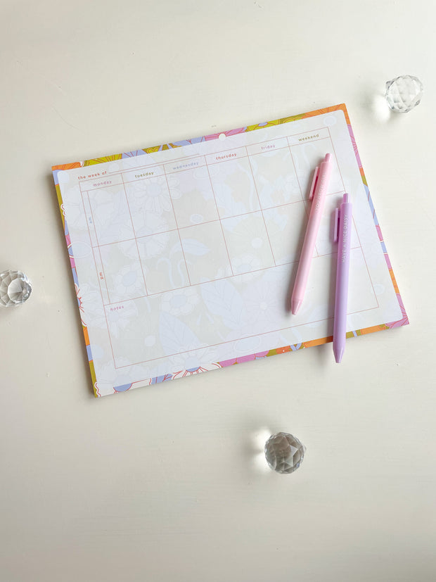 Retro Flower Weekly Taskpad